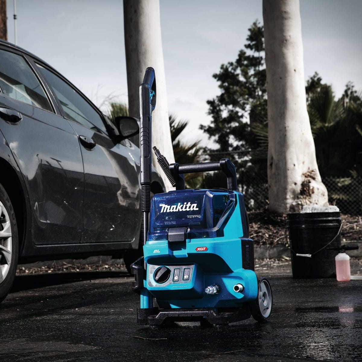 Makita GWH01Z 40V max XGT Brushless Cordless 1300 PSI 1.5 GPM Pressure Washer, Tool Only
