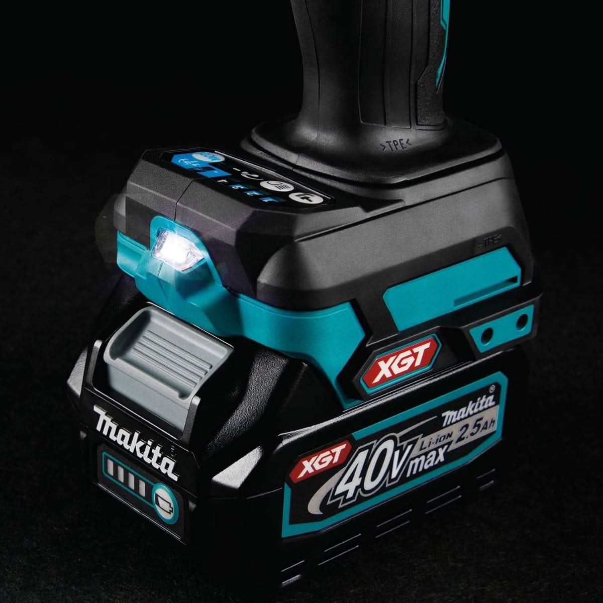 Makita GWT03D 40V max XGT Brushless Cordless 4-Speed High-Torque 1/2" Sq. Drive Impact Wrench Kit w/ Detent Anvil (2.5Ah)
