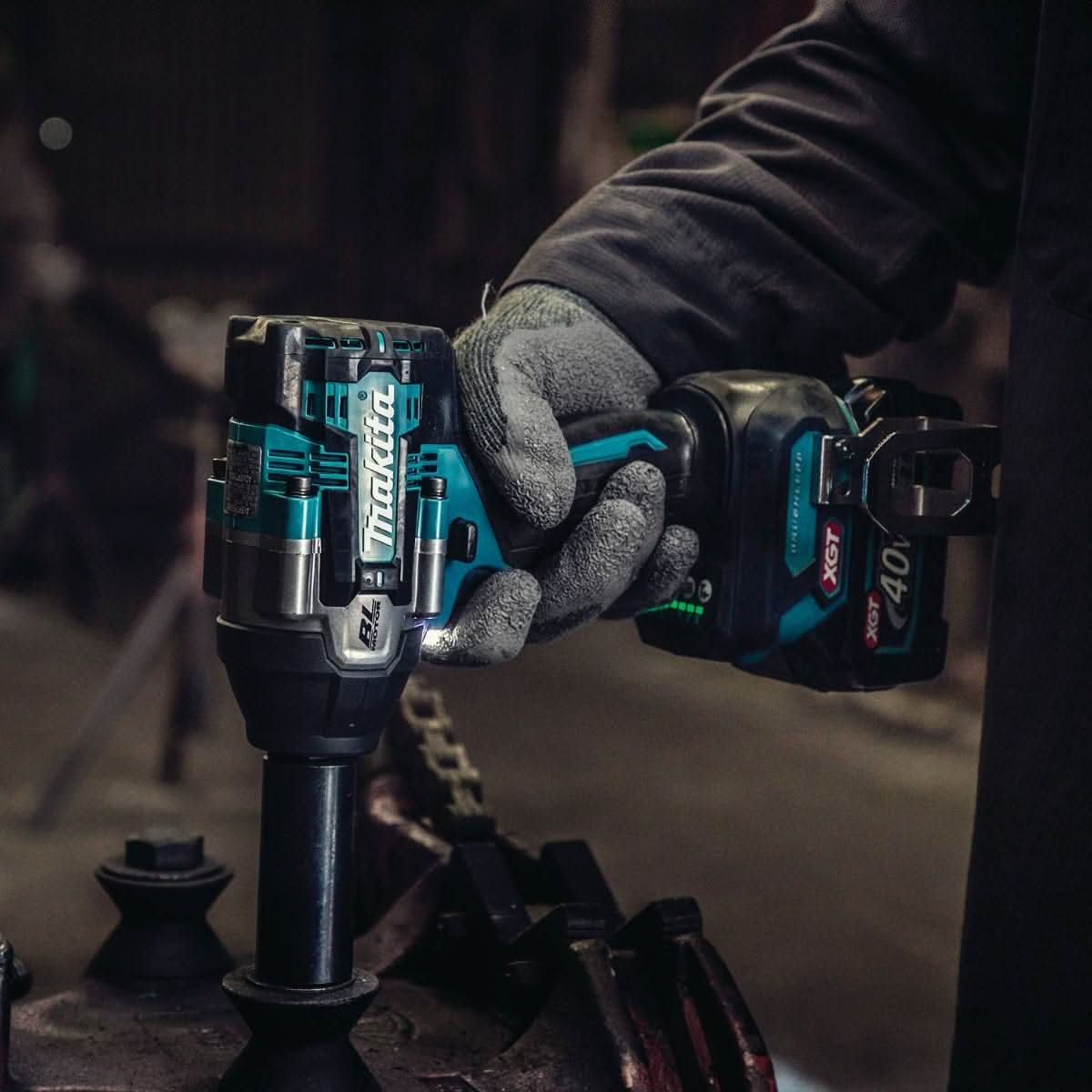 Makita GWT07D 40V max XGT Brushless Cordless 4-Speed Mid-Torque 1/2" Sq. Drive Impact Wrench Kit w/ Friction Ring Anvil (2.5Ah)
