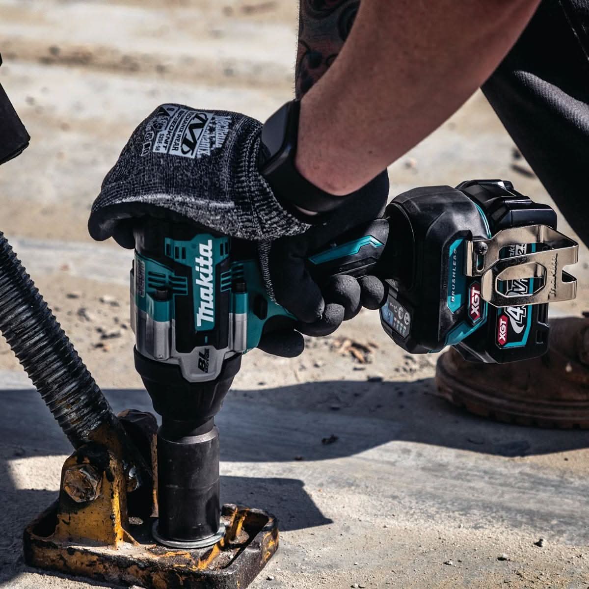 Makita GWT08D 40V max XGT Brushless Cordless 4-Speed Mid-Torque 1/2" Sq. Drive Impact Wrench Kit w/ Detent Anvil (2.5Ah)