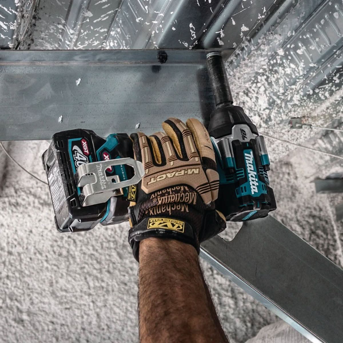 Makita GWT07D 40V max XGT Brushless Cordless 4-Speed Mid-Torque 1/2" Sq. Drive Impact Wrench Kit w/ Friction Ring Anvil (2.5Ah)