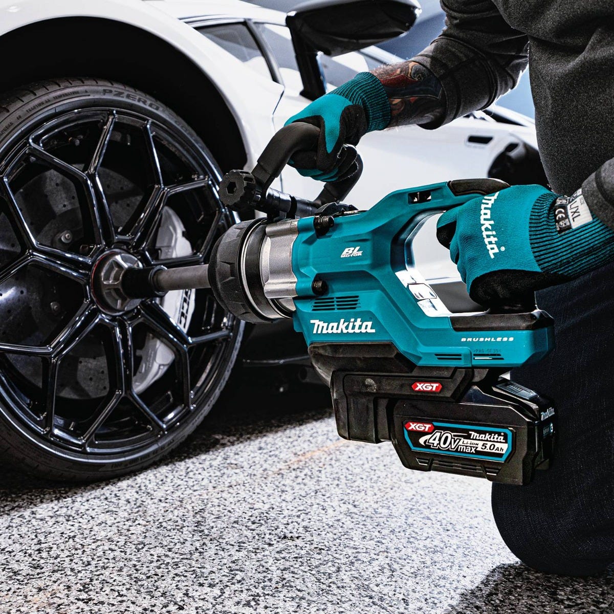 Makita GWT10T 40V max XGT Brushless 4-Speed High-Torque 1 in. Sq. Drive D-Handle Extended Anvil Impact Wrench 5.0Ah Kit (Friction Ring)