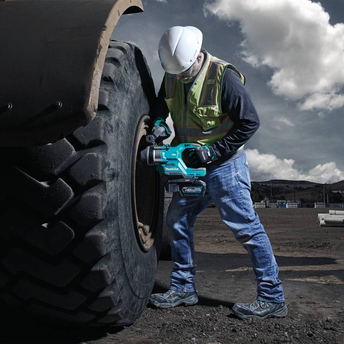 Makita GWT10T 40V max XGT Brushless 4-Speed High-Torque 1 in. Sq. Drive D-Handle Extended Anvil Impact Wrench 5.0Ah Kit (Friction Ring)