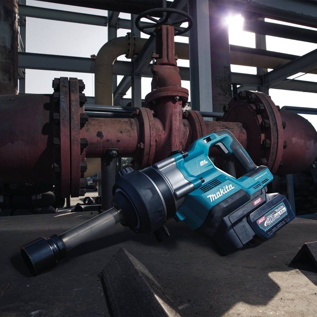 Makita GWT10T 40V max XGT Brushless 4-Speed High-Torque 1 in. Sq. Drive D-Handle Extended Anvil Impact Wrench 5.0Ah Kit (Friction Ring)