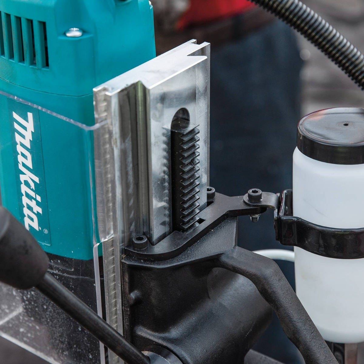 Makita HB350 1-3/8-in Magnetic Drill