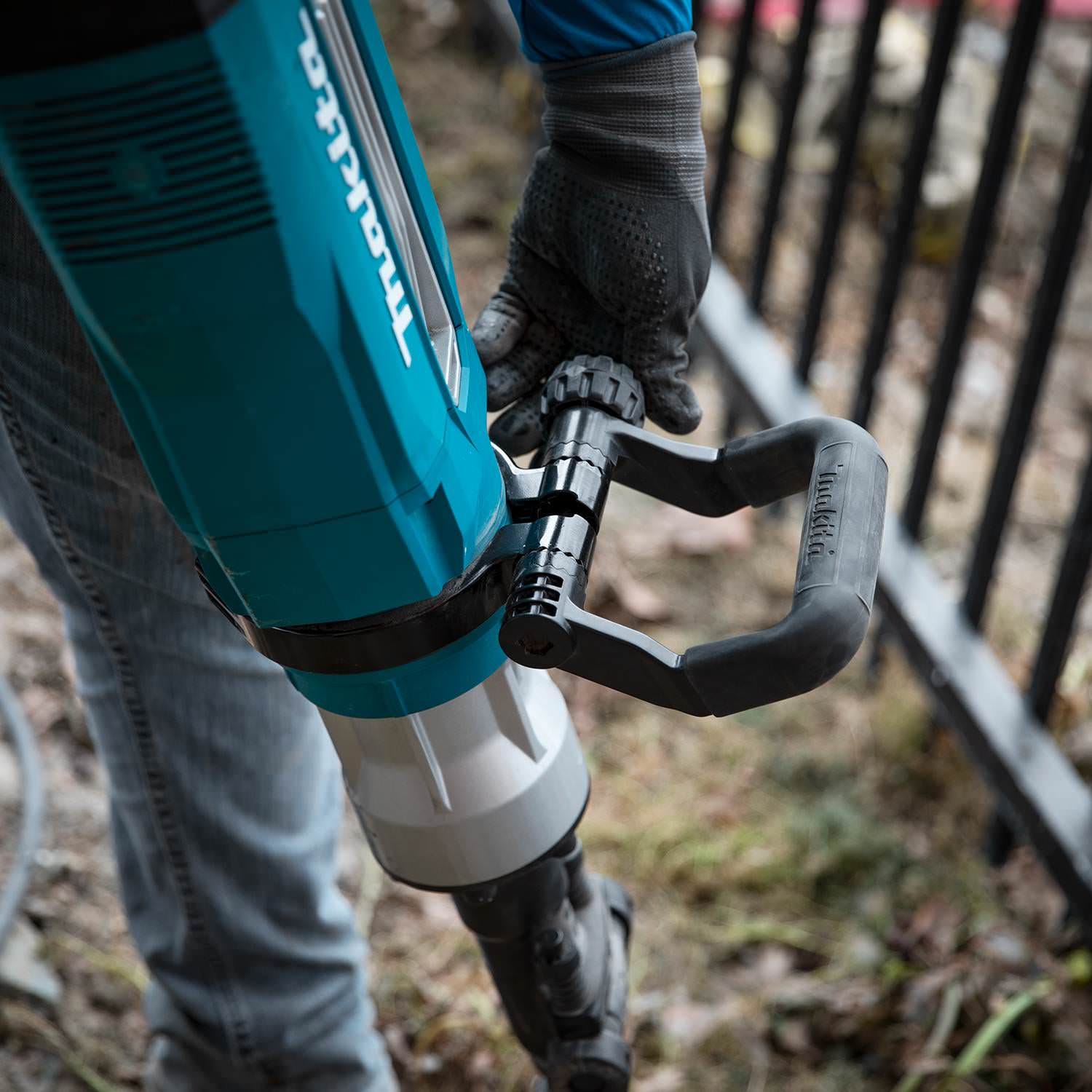 Makita HM1512 45 lb. AVT Demolition Hammer, accepts 1-1/8" Hex bits