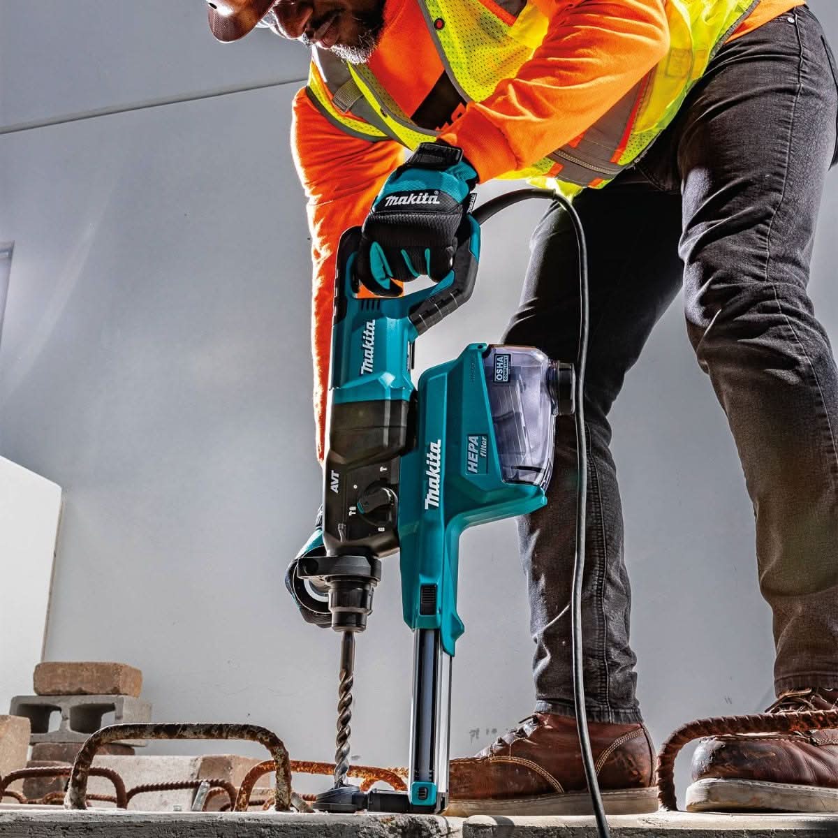 Makita HR2663 1" SDS-PLUS AVT Rotary Hammer, w/ HEPA Dust Extractor (D-handle)