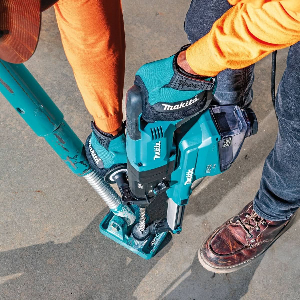 Makita PROMO HR2663 Corded 1" SDS-PLUS AVT Rotary Hammer, w/ HEPA Dust Extractor (D-handle) (PROMO)