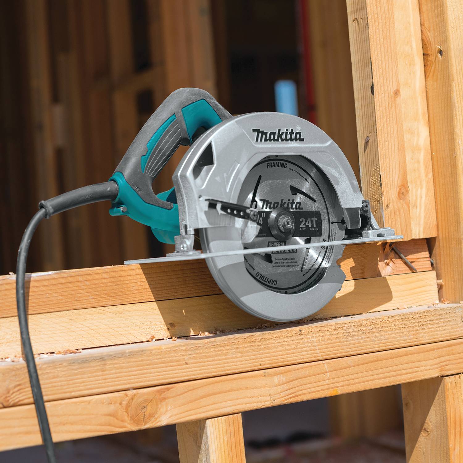 Makita HS7600 7-1/4" Circular Saw