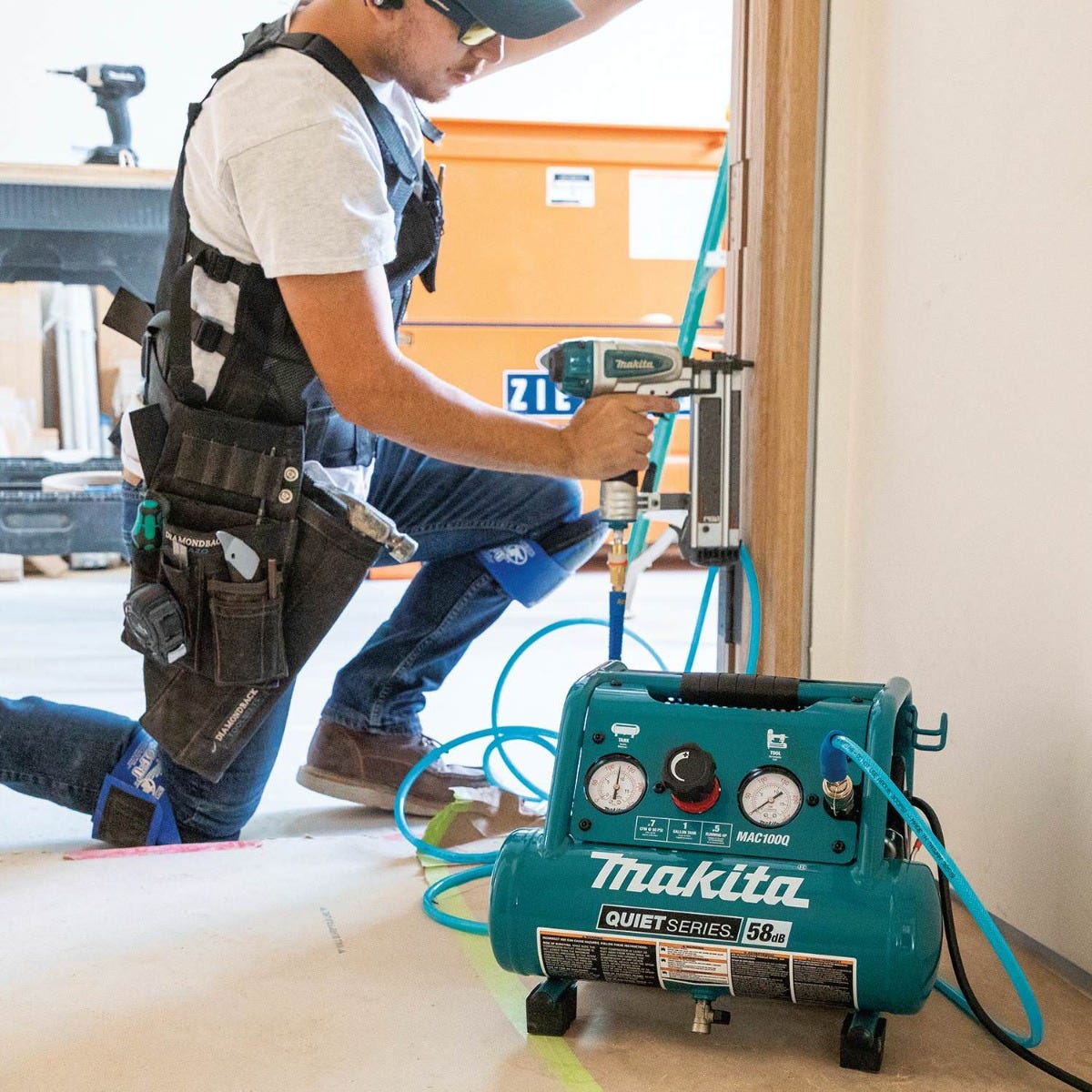Makita MAC100QK1 Quiet Series 1/2 HP, 1 Gallon Compact, Oil-Free, Electric Air Compressor, and 18 Gauge Brad Nailer Combo Kit