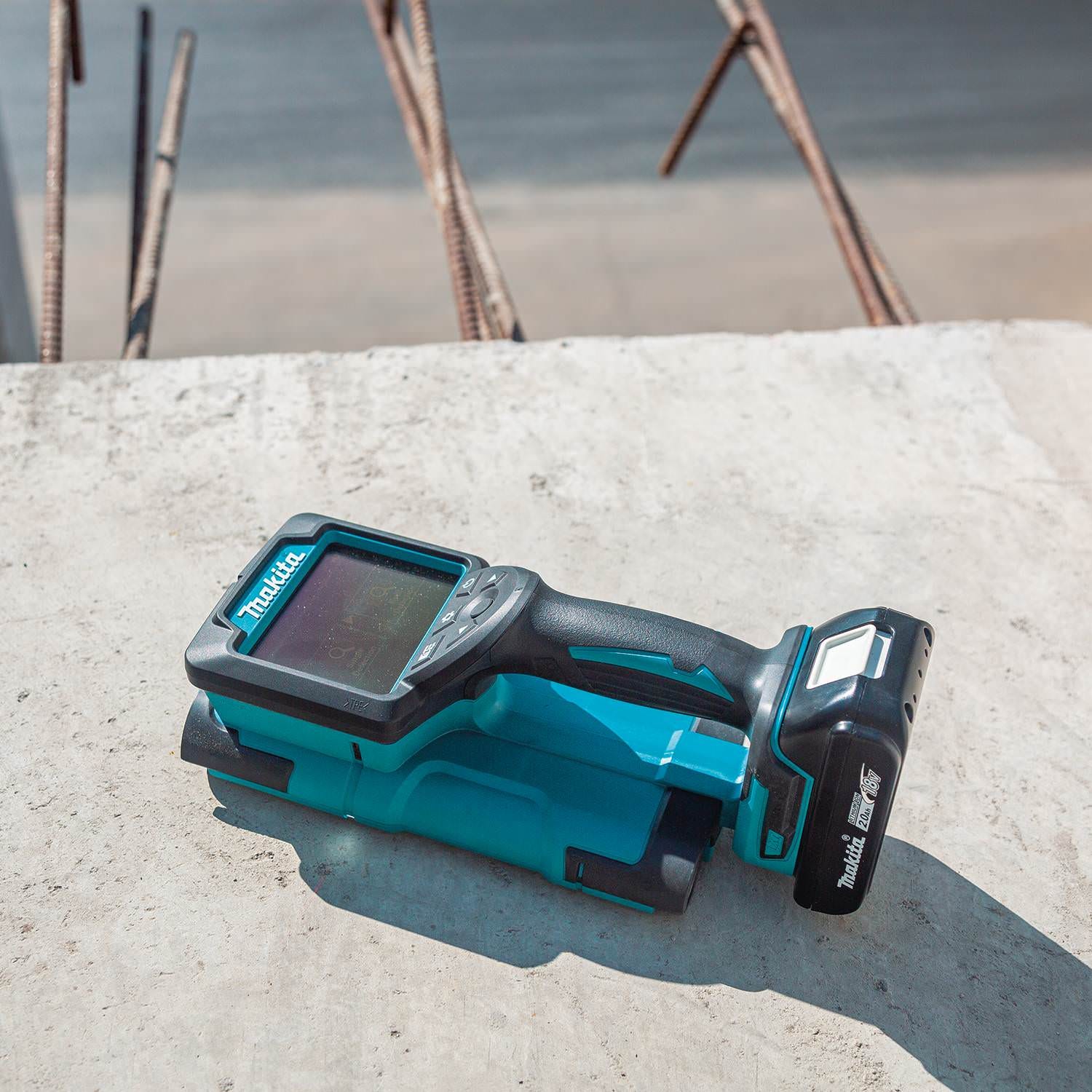 Makita DWD181R1J 18V LXT Lithium"‘Ion Cordless Multi-Surface Scanner Kit (2.0Ah), with Interlocking Storage Case