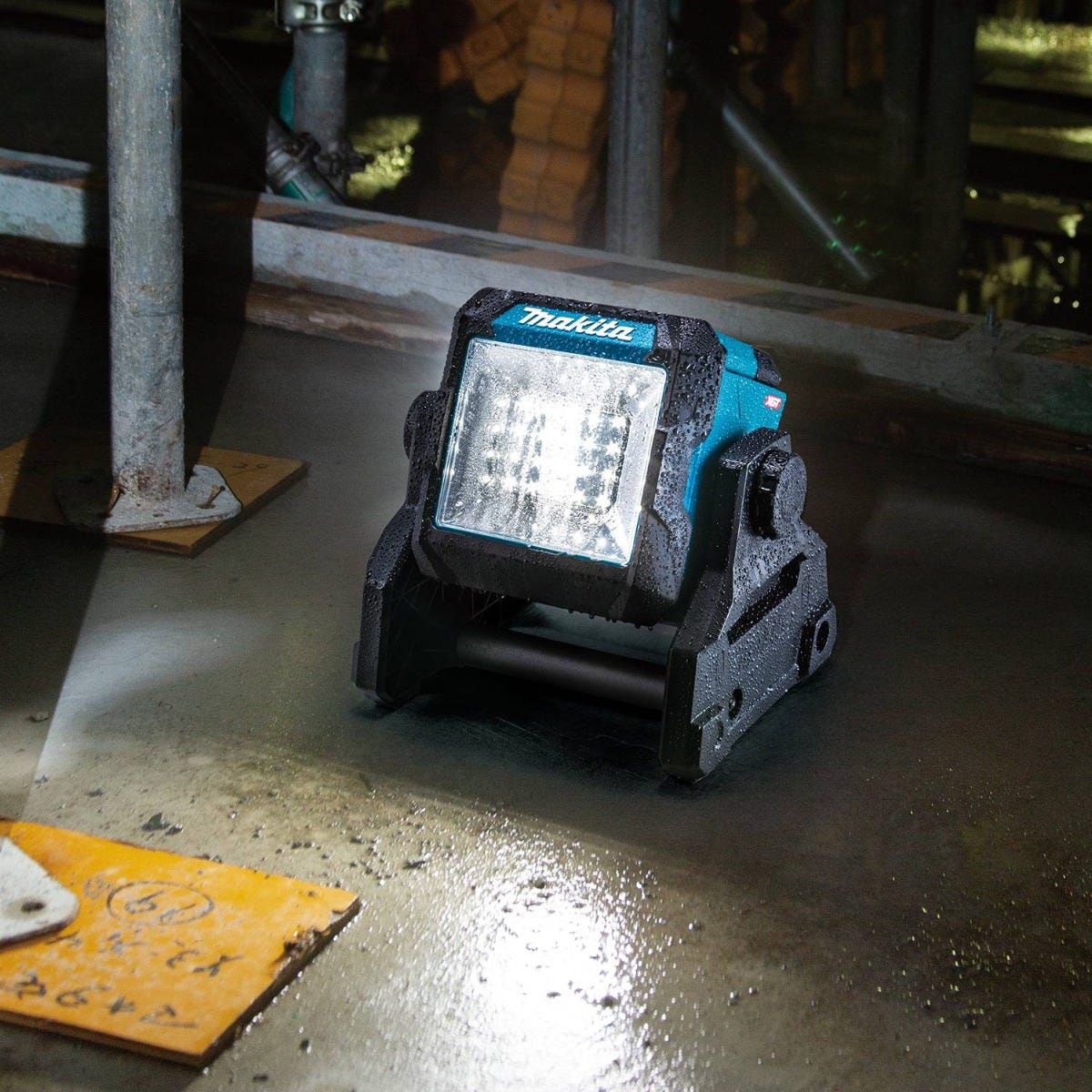 Makita ML003G 40V max XGT / 18V LXT Cordless LED Work Light, Light Only