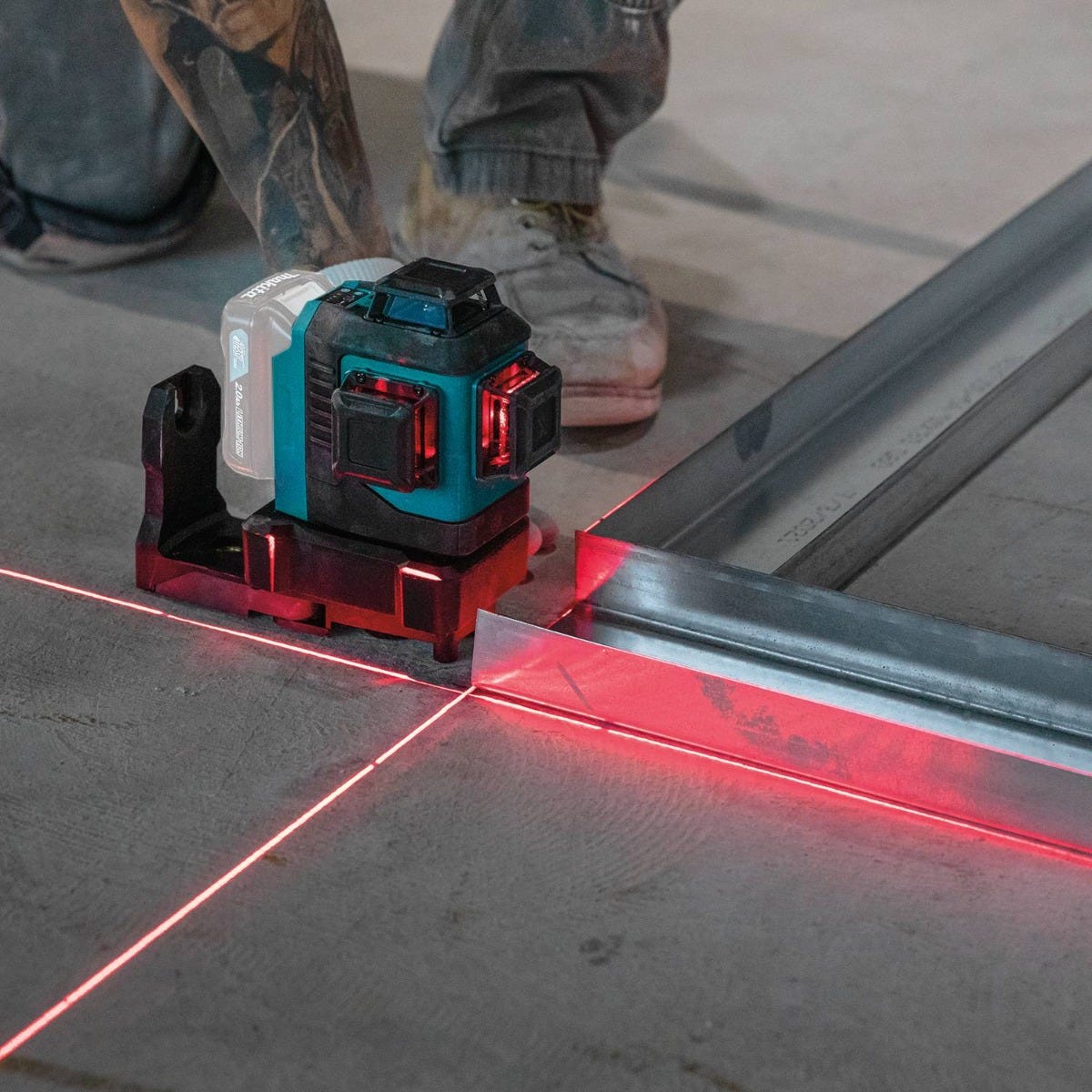 Makita SK700D 12V max CXT Lithium-Ion Cordless Self-Leveling 360; 3-Plane Red Laser, Tool Only