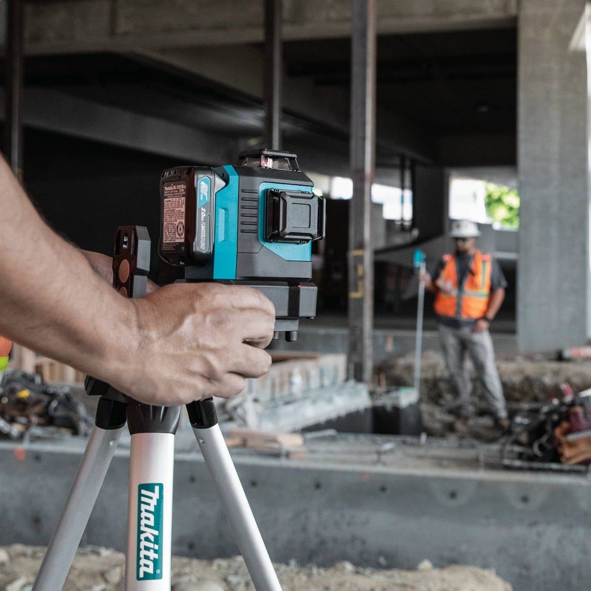 Makita SK700DNAJ 12V max CXT Lithium-Ion Cordless Self-Leveling 360Â° 3-Plane Red Laser Kit (2.0Ah)