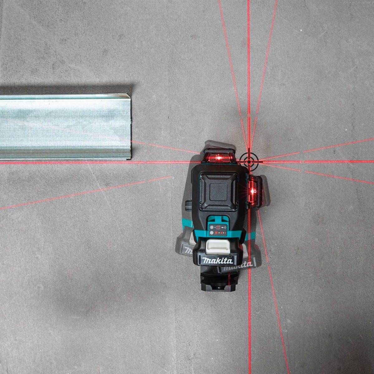 Makita SK700DNAJ 12V max CXT Lithium-Ion Cordless Self-Leveling 360Â° 3-Plane Red Laser Kit (2.0Ah)