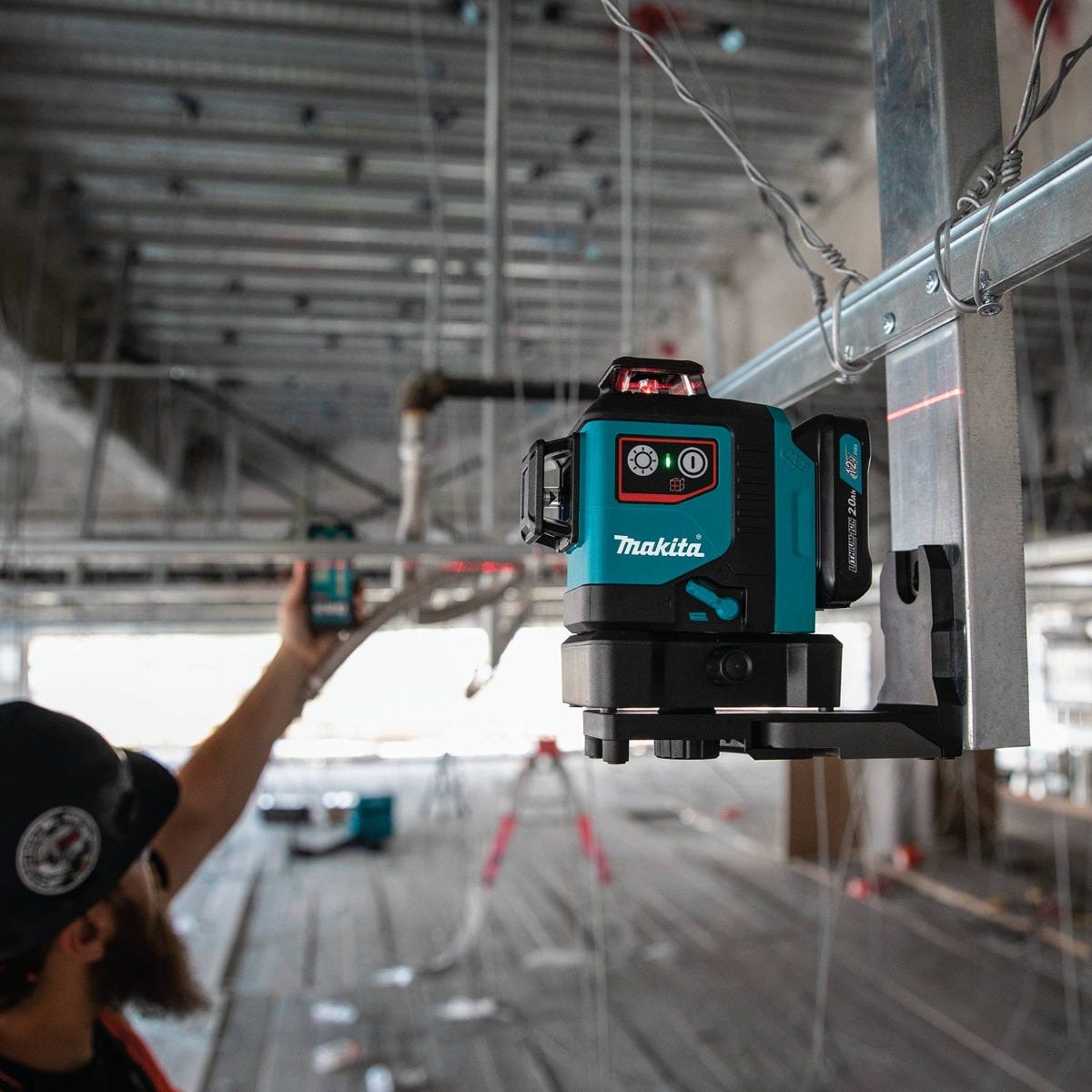Makita SK700DNAJ 12V max CXT Lithium-Ion Cordless Self-Leveling 360Â° 3-Plane Red Laser Kit (2.0Ah)