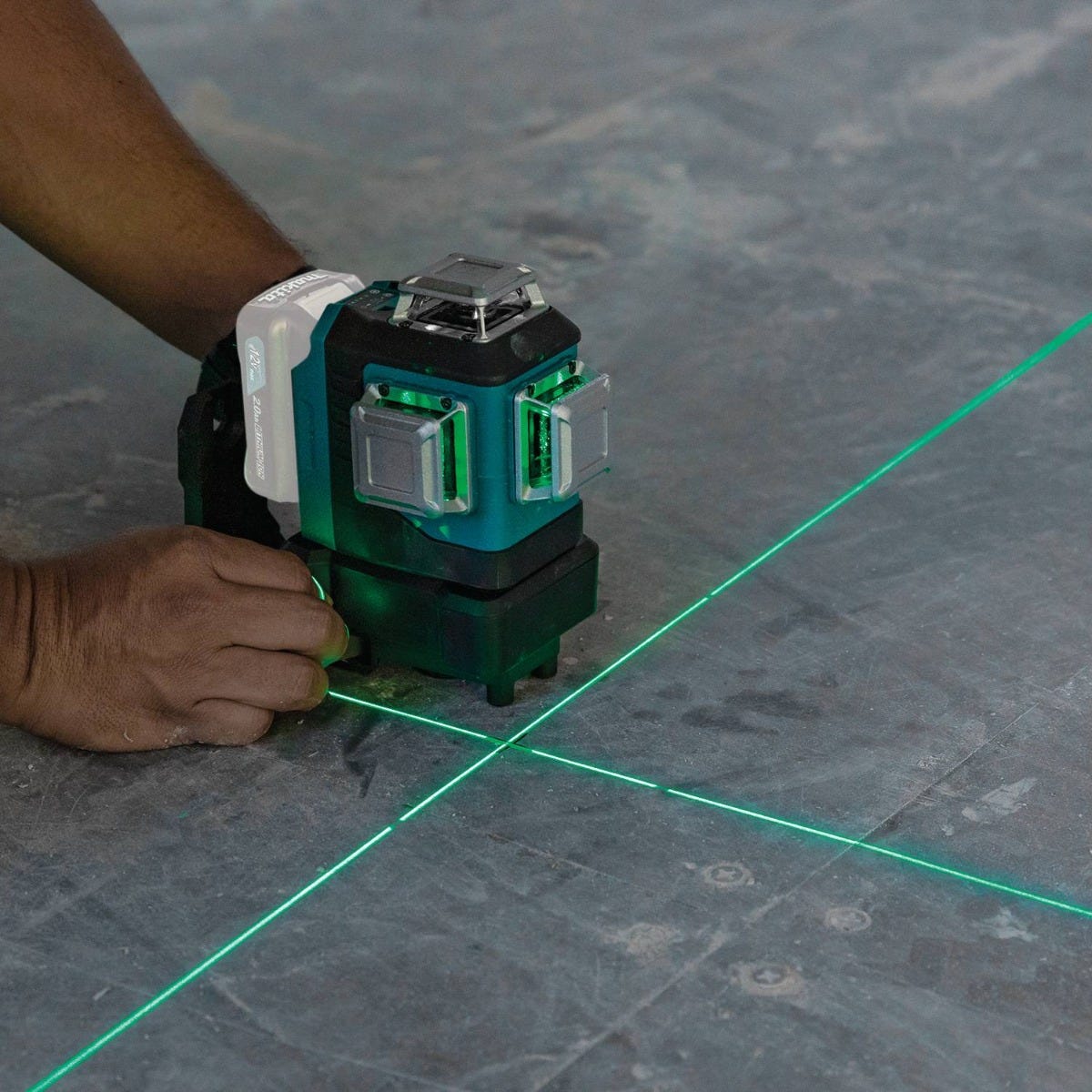 Makita SK700GD 12V max CXT Lithium-Ion Cordless Self-Leveling 360Â° 3-Plane Green Laser, Tool Only