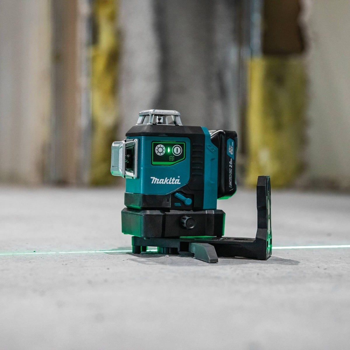 Makita SK700GDNAJ 12V max CXT Lithium-Ion Cordless Self-Leveling 360Â° 3-Plane Green Laser Kit (2.0Ah)