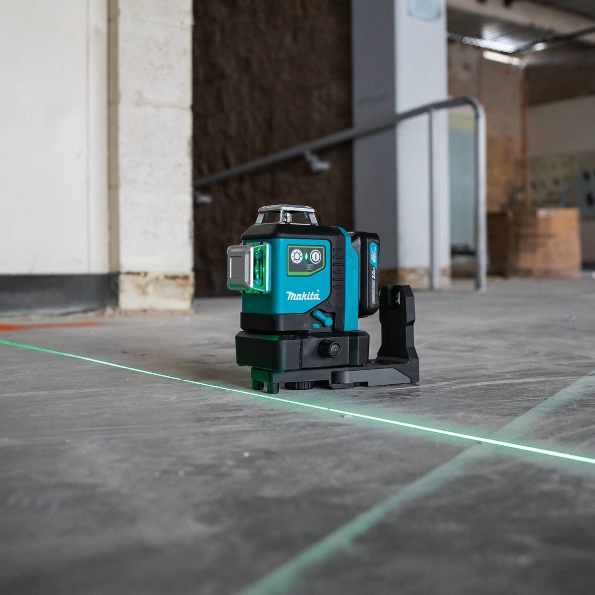 Makita SK700GDNAJ 12V max CXT Lithium-Ion Cordless Self-Leveling 360Â° 3-Plane Green Laser Kit (2.0Ah)