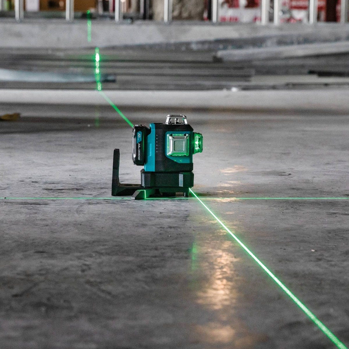 Makita SK700GDNAJ 12V max CXT Lithium-Ion Cordless Self-Leveling 360Â° 3-Plane Green Laser Kit (2.0Ah)