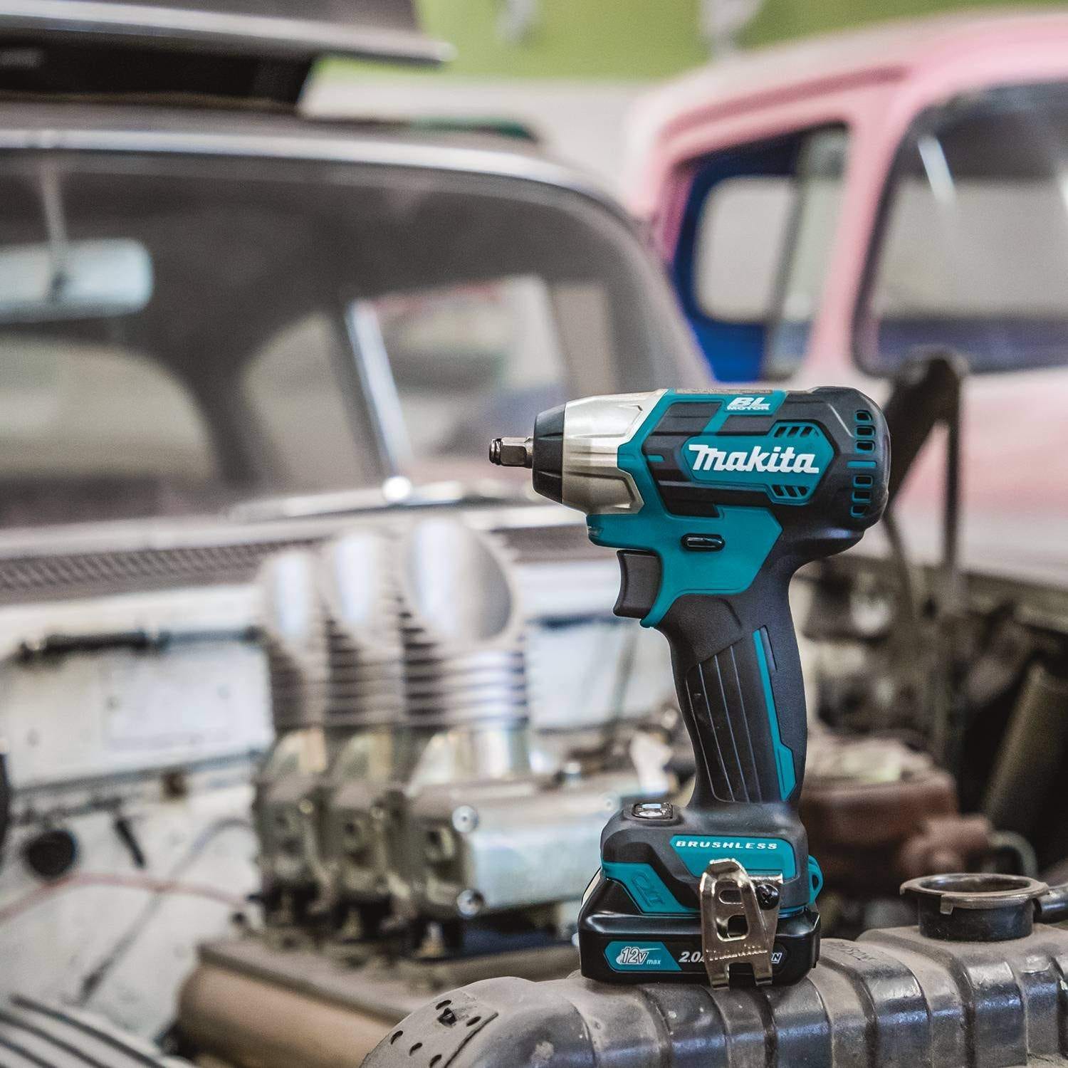 Makita WT05R1 12V max CXT Lithium-Ion Brushless Cordless 3/8" Sq. Drive Impact Wrench Kit (2.0Ah)