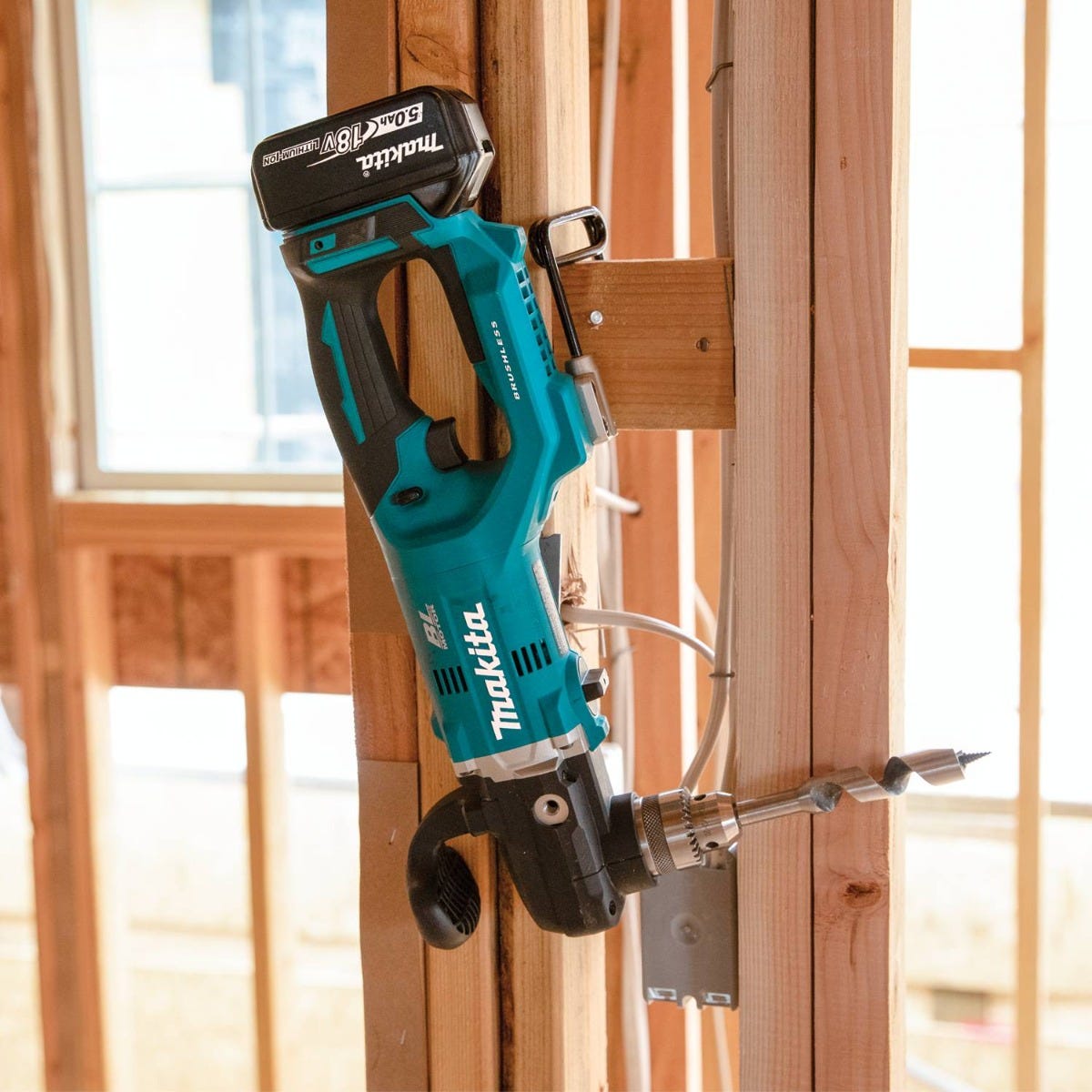 Makita XAD05T 18V LXT Lithium-Ion Brushless Cordless 1/2" Right Angle Drill Kit (5.0Ah)