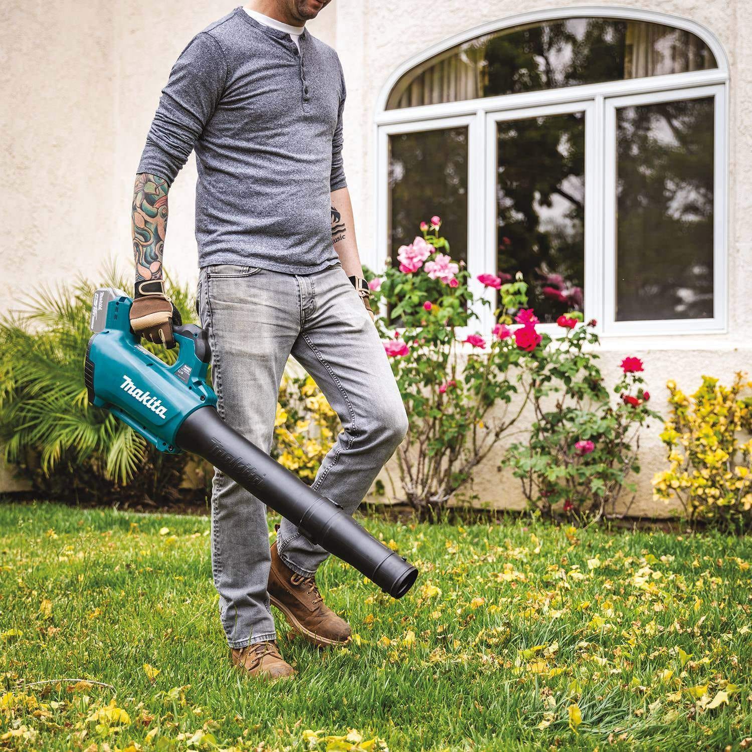 Makita XBU03Z 18V LXT 459-CFM 116-MPH  Brushless Cordless Blower, Tool Only