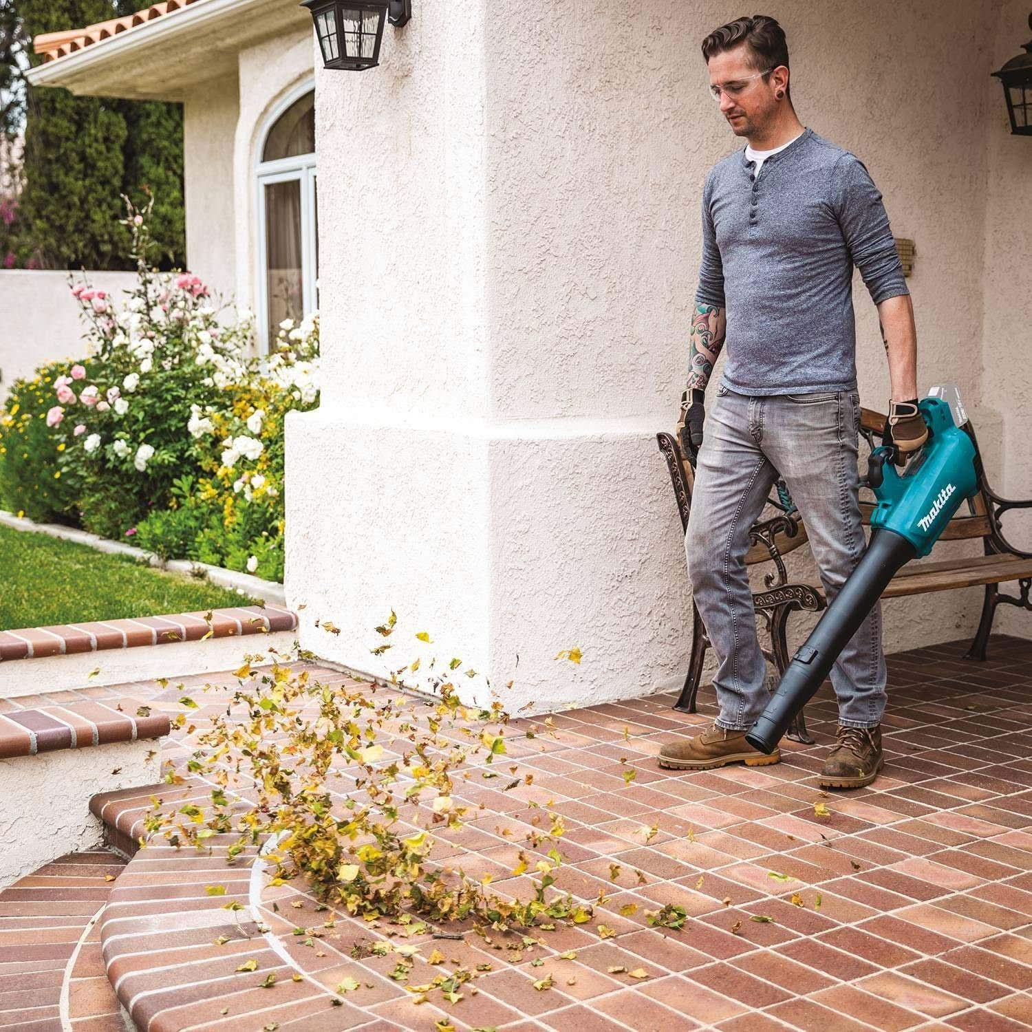 Makita XBU03Z 18V LXT 459-CFM 116-MPH  Brushless Cordless Blower, Tool Only (PROMO)