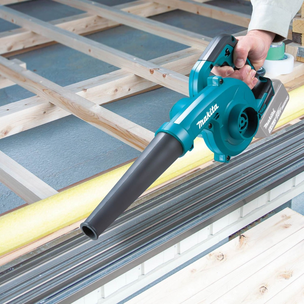 *** MUST COMPLETE ONLINE FORM AT MAKITATOOLS.COM/EREBATES TO RECEIVE FREE ITEM*** Ships separately from Makita.