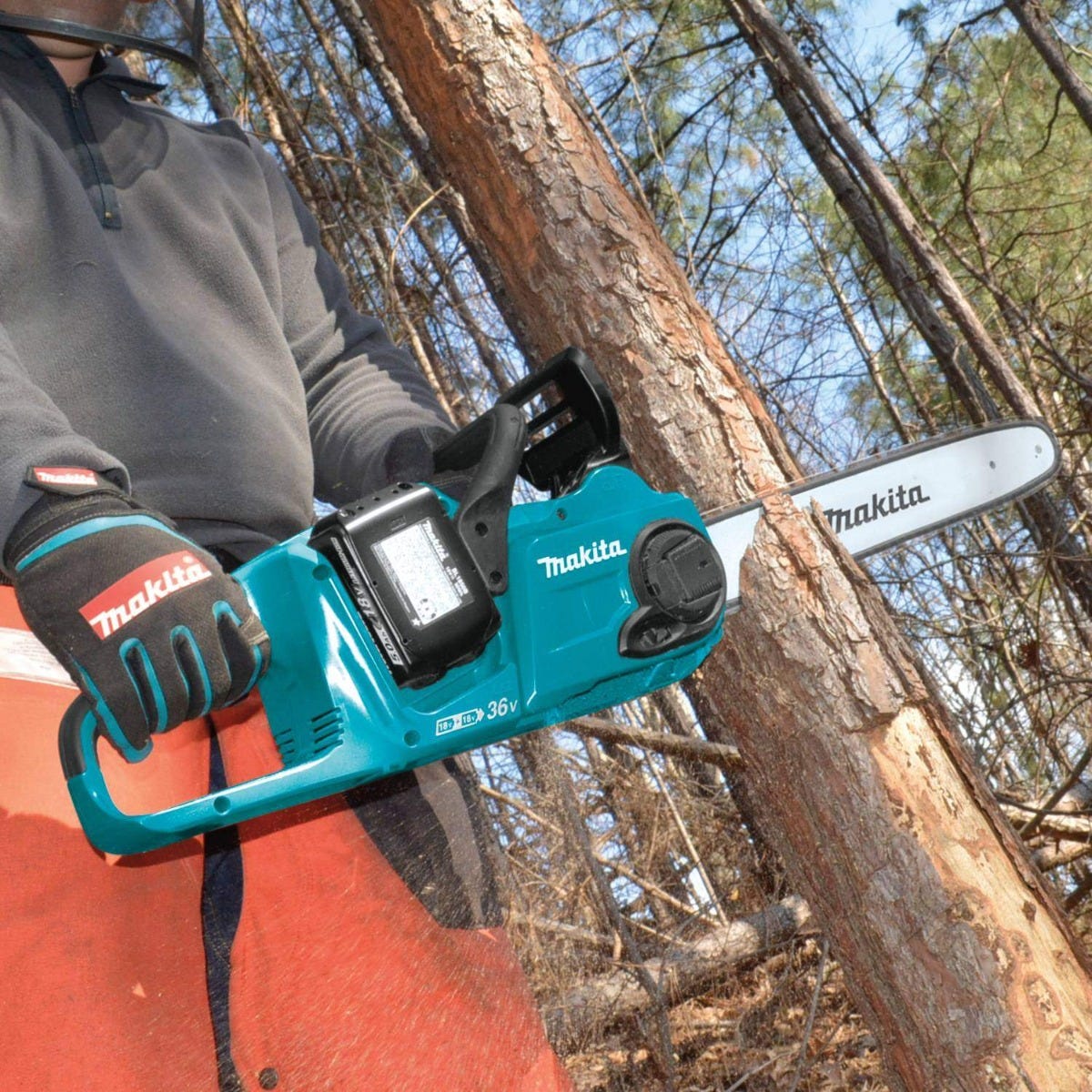 Makita XCU04PT1 18V X2 (36V) LXT Brushless Cordless 16" Chain Saw 5.0Ah Kit w/ 4 Batteries
