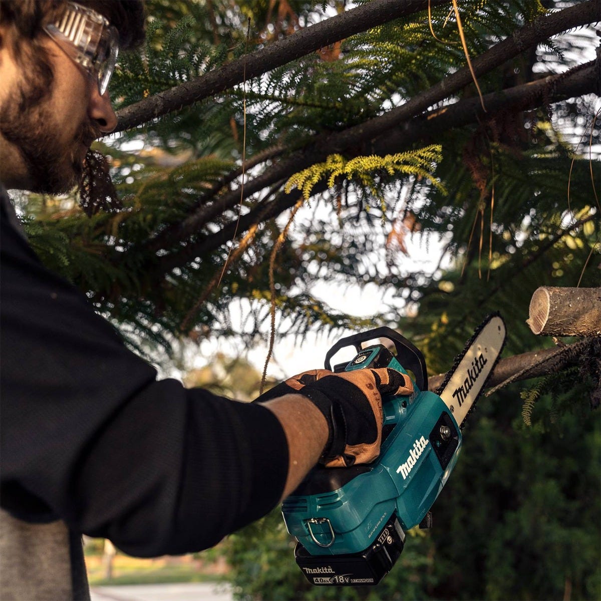 Makita XCU06SM1 18V LXT Lithium-Ion Brushless Cordless 10" Top Handle Chain Saw Kit (4.0Ah)