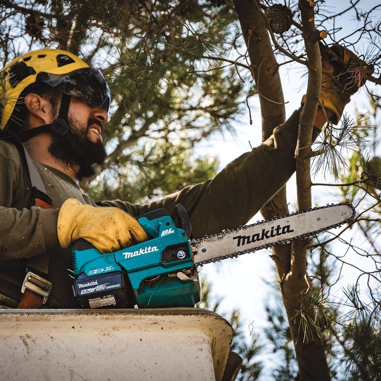 Makita XCU08PT 36V (18V X2) LXT Brushless 14" Top Handle Chain Saw Kit (5.0Ah)