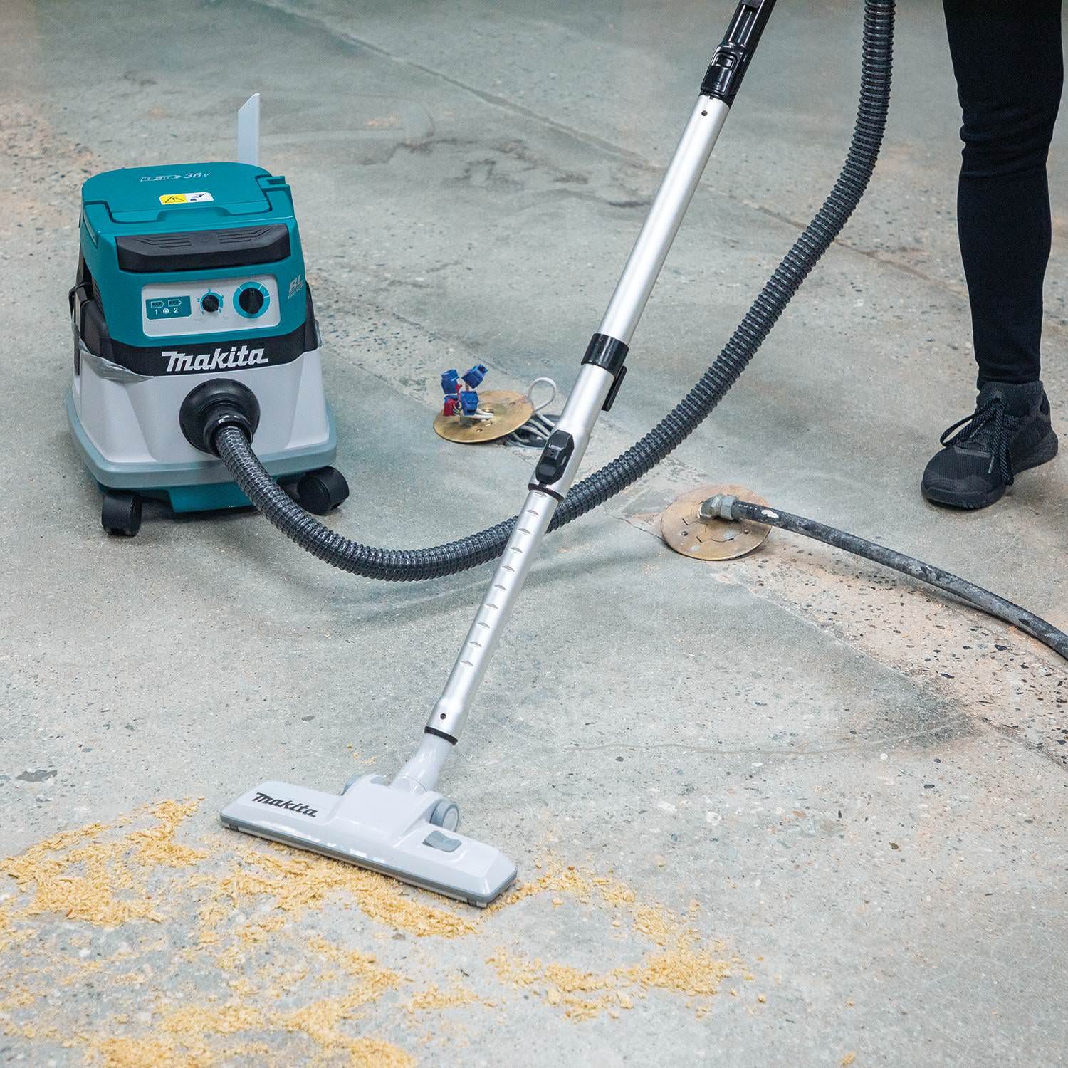 Makita XCV20Z 36V (18V X2) LXT Brushless 2.1 Gallon Wet/Dry Dust Extractor/Vacuum, Tool Only
