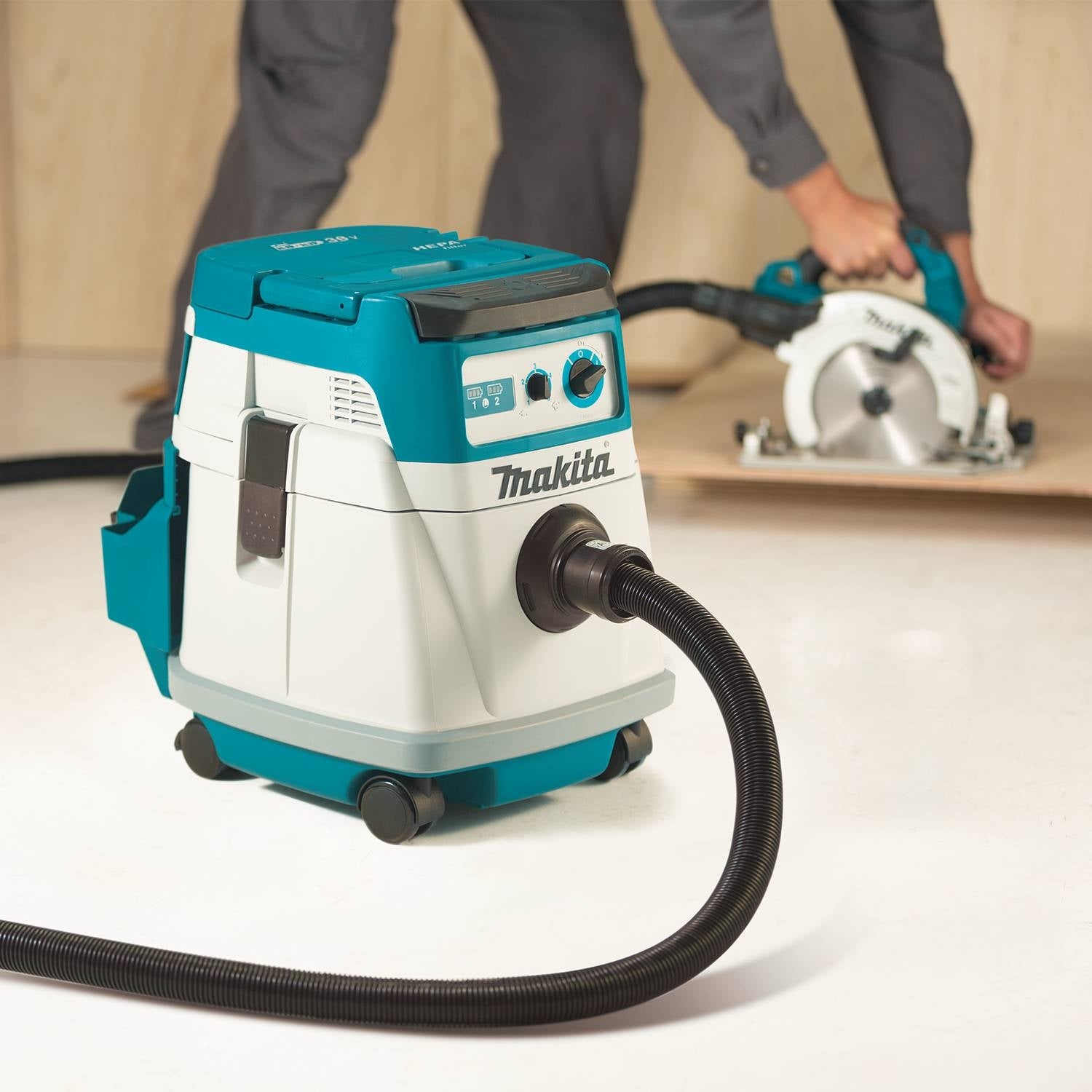 *** MUST COMPLETE ONLINE FORM AT MAKITATOOLS.COM/EREBATES TO RECEIVE FREE ITEM*** Ships separately from Makita.