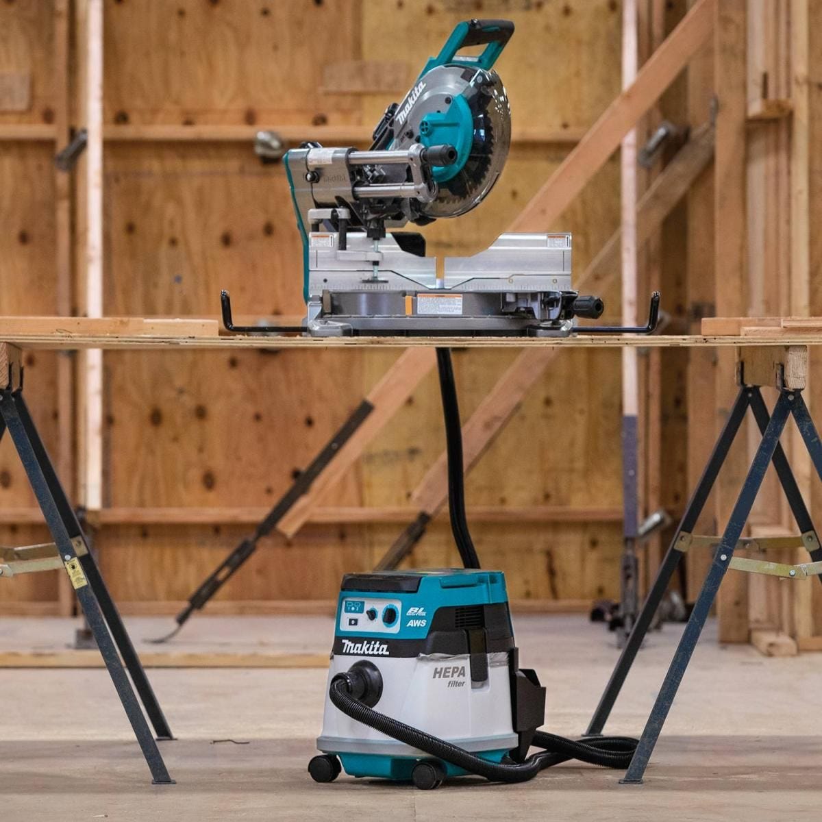 Makita XCV25ZUX 36V (18V X2) LXT Brushless 4 Gallon HEPA Filter Dry Dust Extractor/Vacuum, AWS, Tool Only