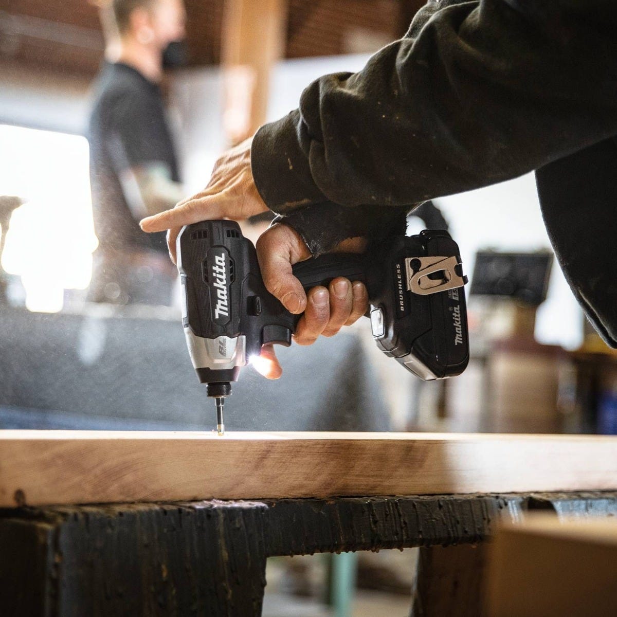 Makita XDT18SY1B 18V LXT Lithium-Ion Sub-Compact Brushless Cordless Impact Driver Kit (1.5Ah)