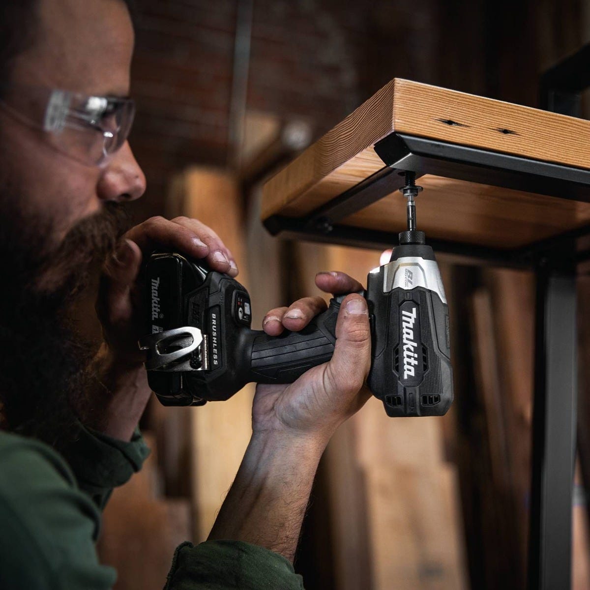 Makita XDT18SY1B 18V LXT Lithium-Ion Sub-Compact Brushless Cordless Impact Driver Kit (1.5Ah)