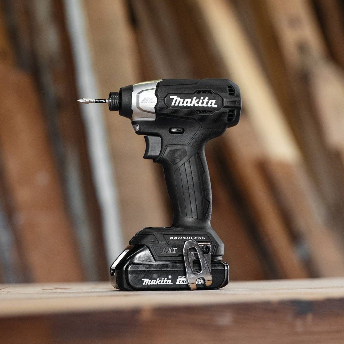 Makita XDT18SY1B 18V LXT Lithium-Ion Sub-Compact Brushless Cordless Impact Driver Kit (1.5Ah)