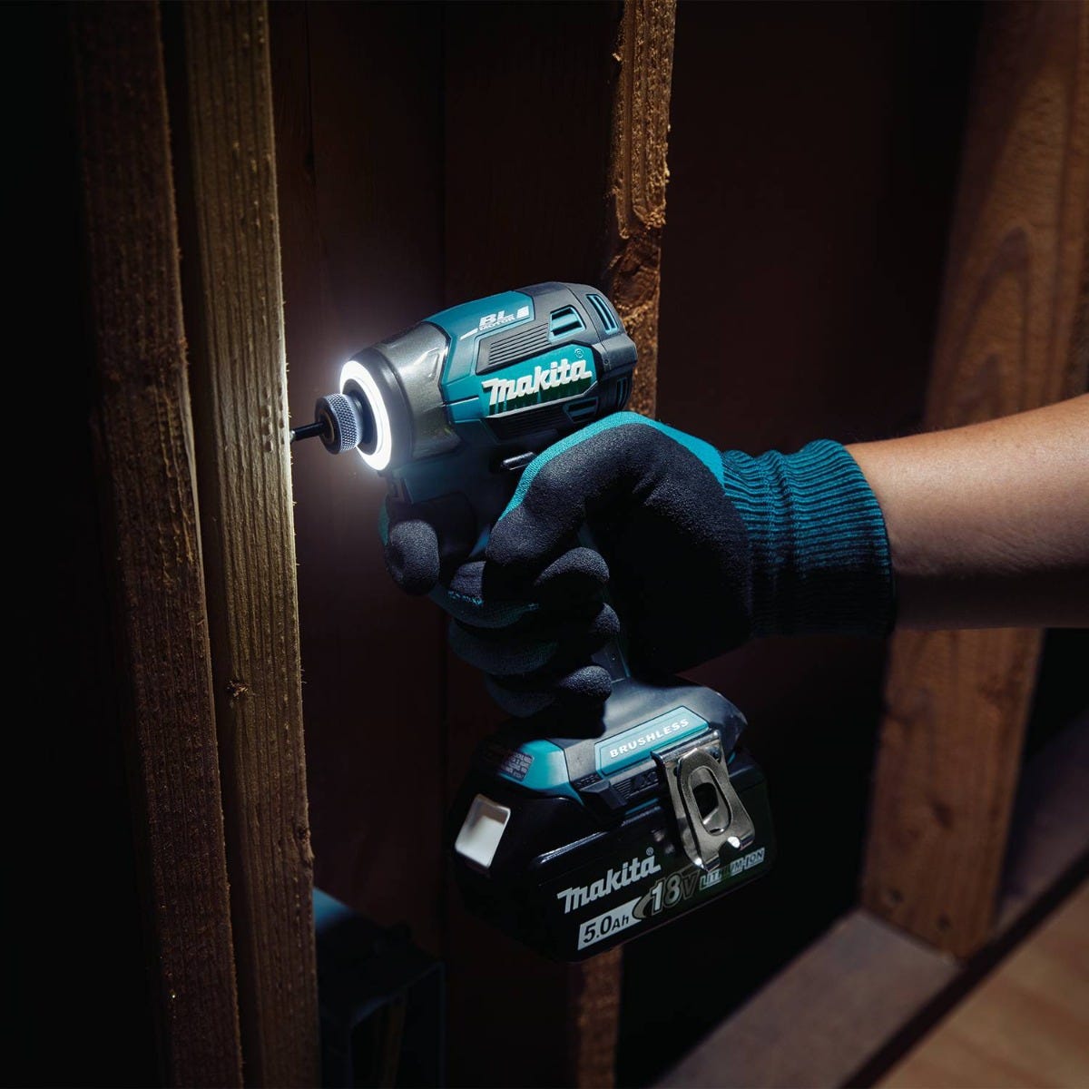 Makita XDT20T 18V LXT Lithium-Ion Brushless Cordless Quick-Shift Mode 4-Speed Impact Driver Kit (5.0Ah)