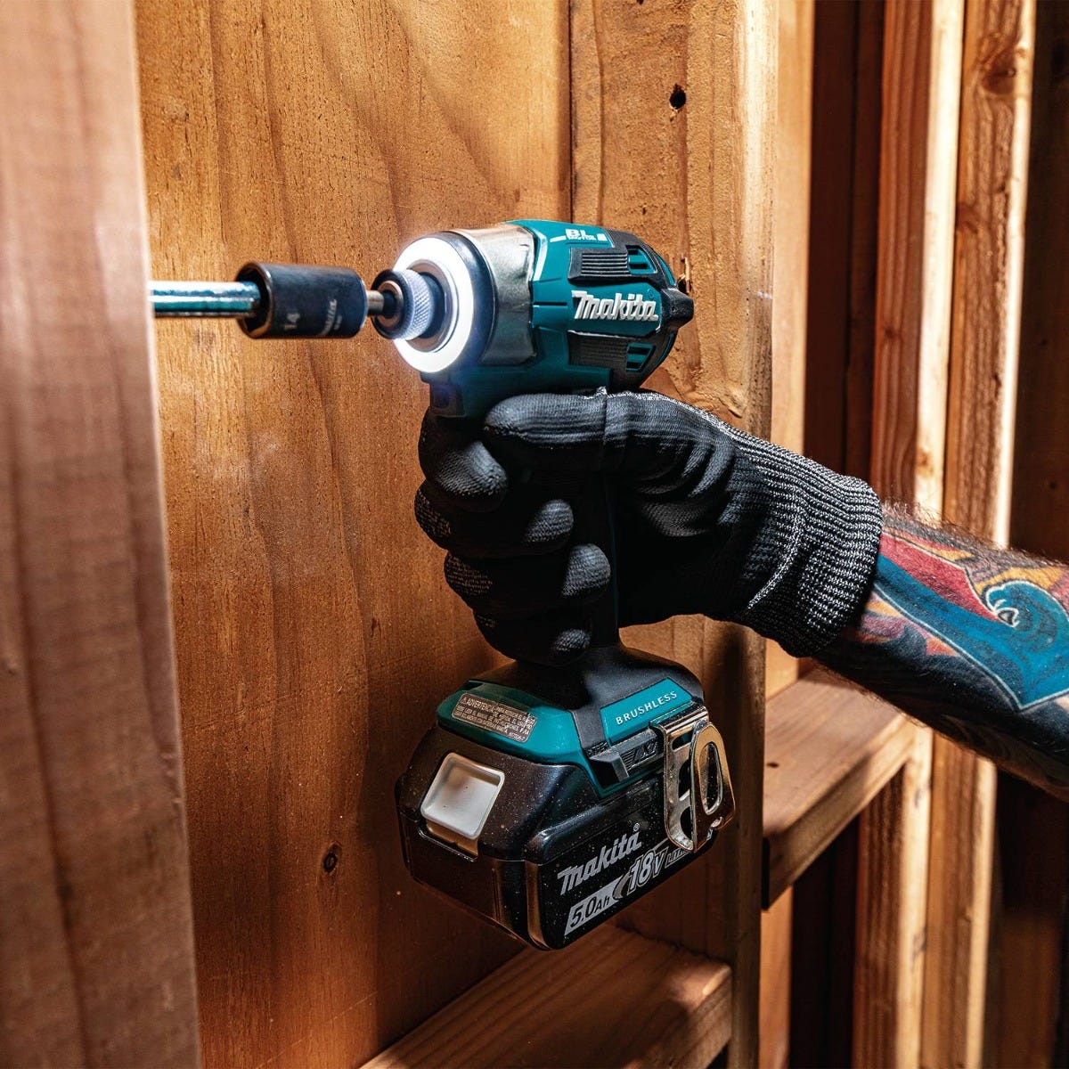 Makita XDT20T 18V LXT Lithium-Ion Brushless Cordless Quick-Shift Mode 4-Speed Impact Driver Kit (5.0Ah)