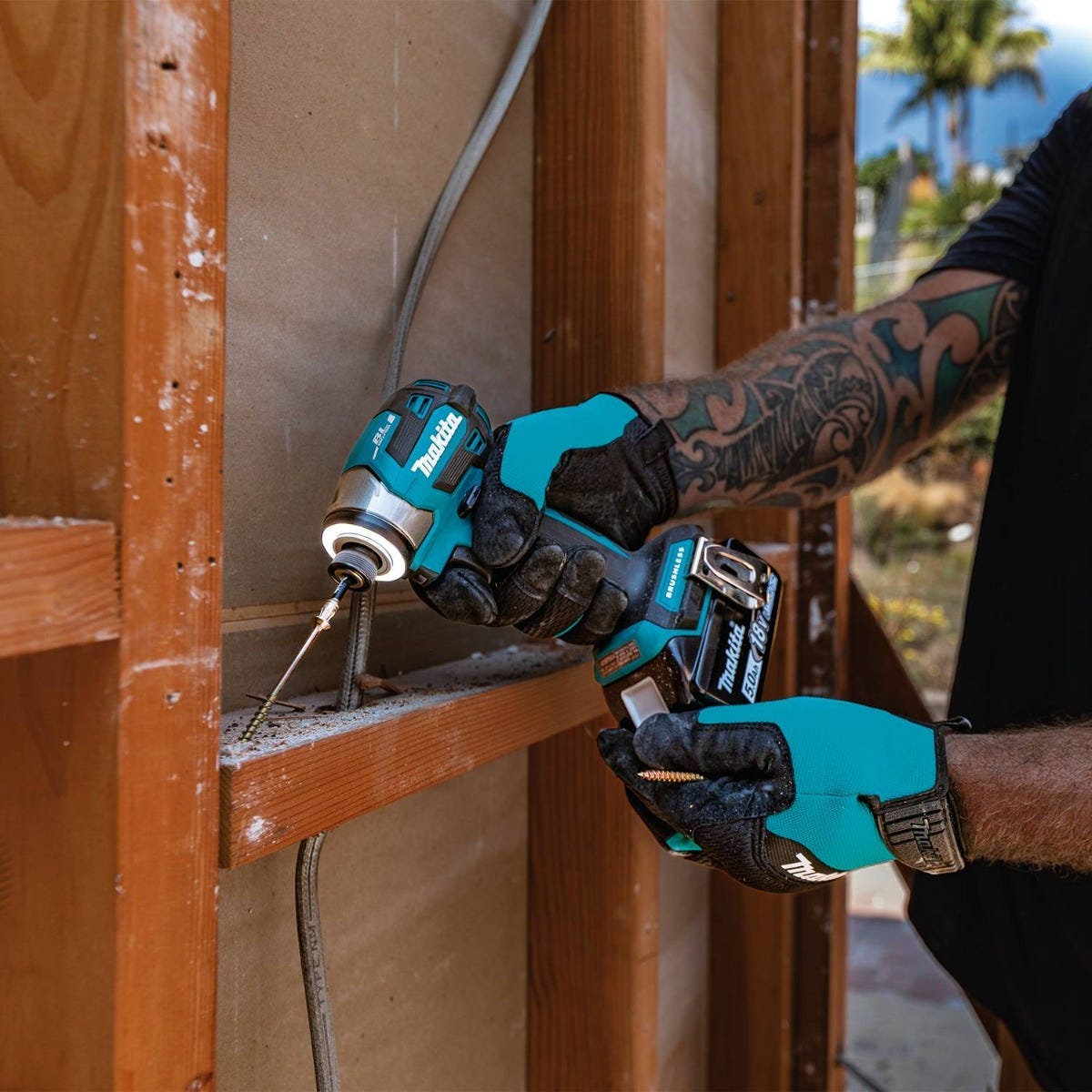 Makita 18V LXT Brushless 2-Pc. Combo Kit (5.0Ah) w/ 18V LXT 5.0Ah Battery