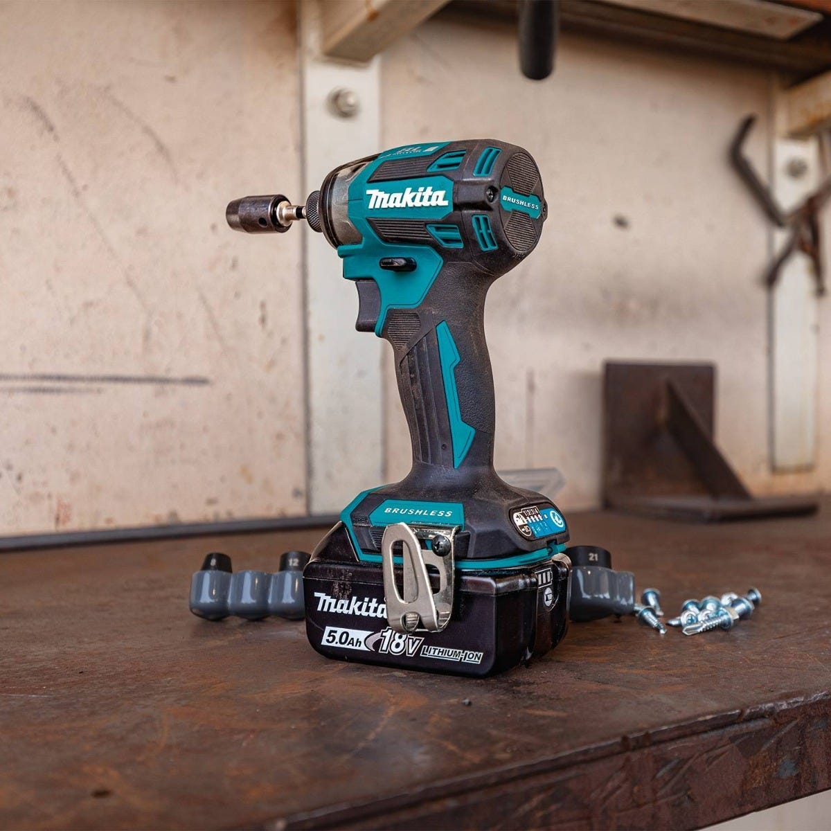 Makita 18V LXT Brushless 2-Pc. Combo Kit (5.0Ah) w/ 18V LXT 5.0Ah Battery