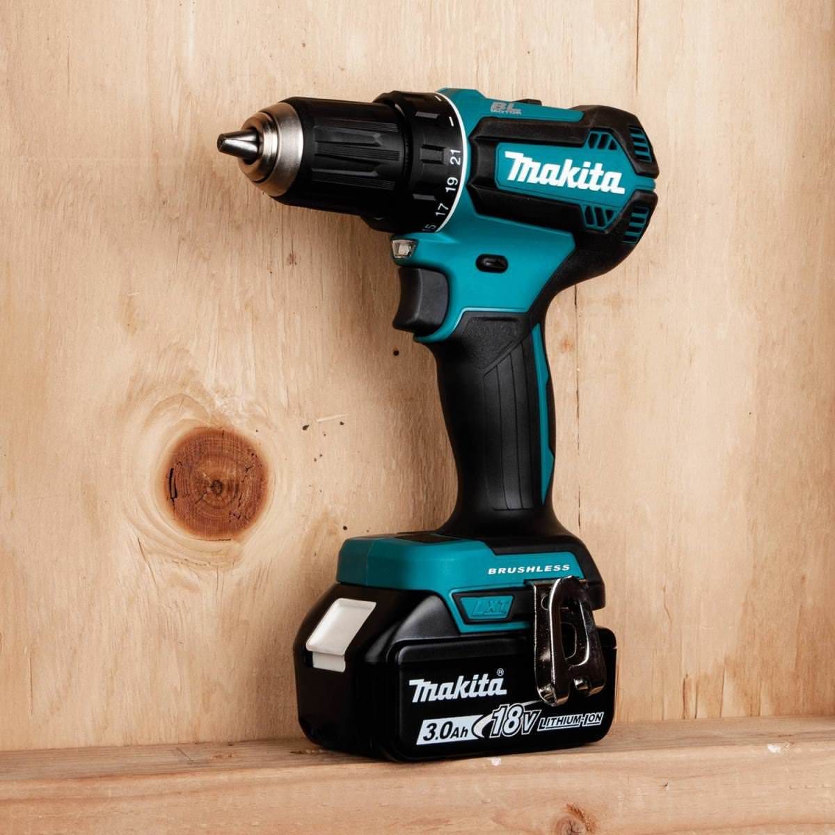 Makita XFD131 18V LXT Lithium-Ion Brushless Cordless 1/2" Driver-Drill Kit (3.0Ah)