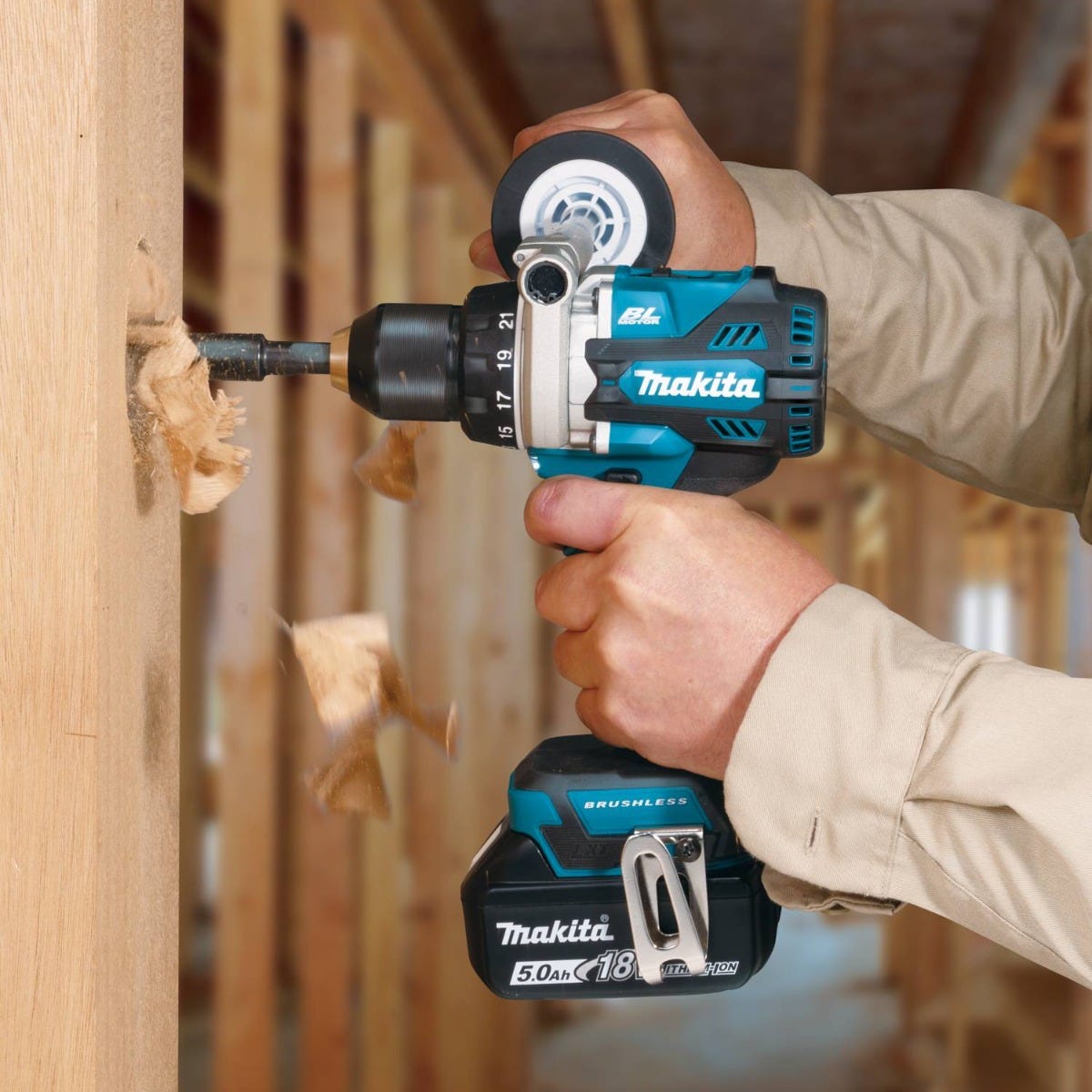 Makita XFD14T 18V LXT Lithium-Ion Brushless Cordless 1/2" Driver-Drill Kit (5.0Ah)