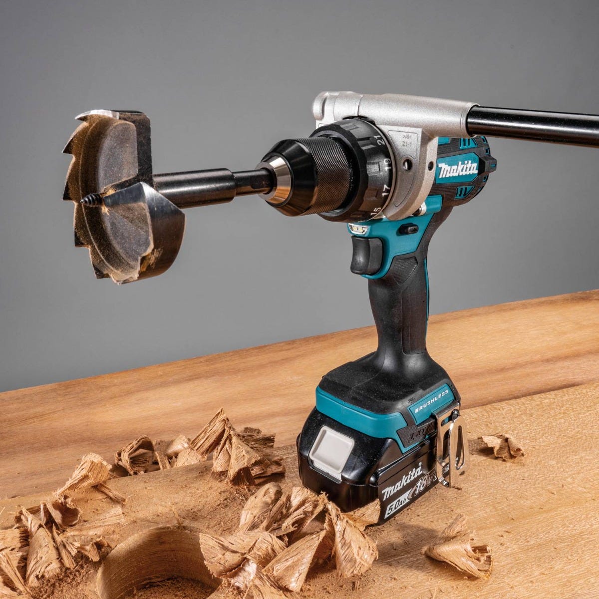 Makita XFD14T 18V LXT Lithium-Ion Brushless Cordless 1/2" Driver-Drill Kit (5.0Ah)