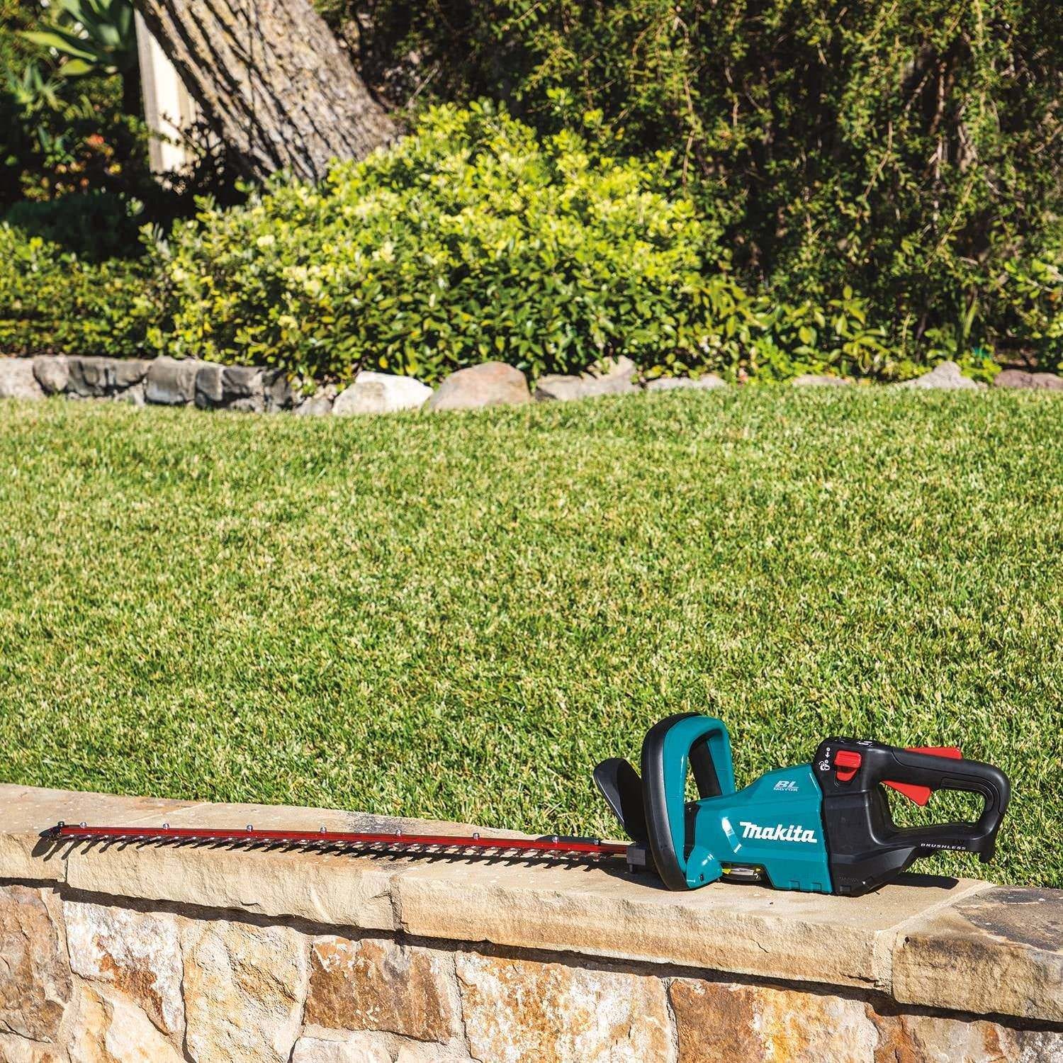 Makita XHU08Z 18V LXT Lithium-Ion Brushless Cordless 30" Hedge Trimmer, Tool Only