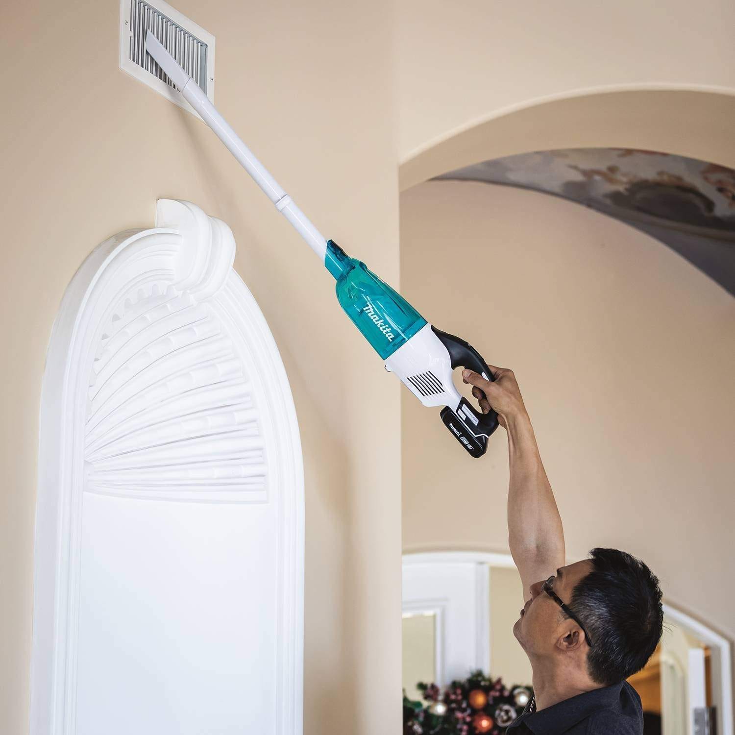 Makita XLC03R1WX4 18V LXT Lithium-ion Brushless Cordless Compact Stick Vacuum Kit, Trigger w/ Lock (2.0Ah)