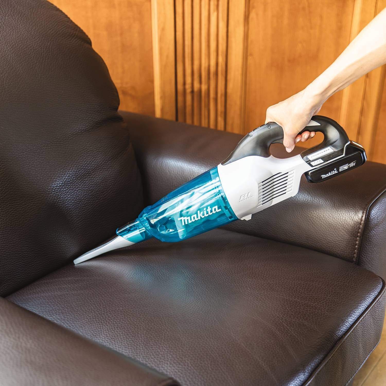 Makita XLC03R1WX4 18V LXT Lithium-ion Brushless Cordless Compact Stick Vacuum Kit, Trigger w/ Lock (2.0Ah)