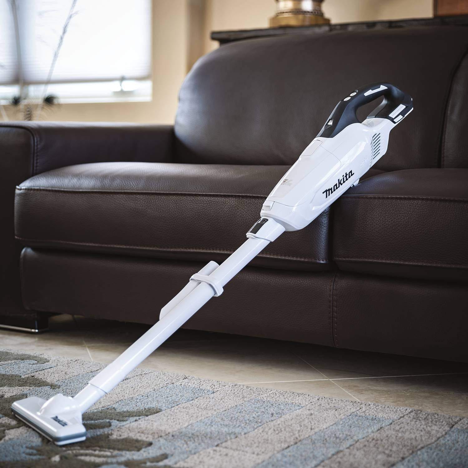 Makita XLC05ZWX4 18V LXT Brushless Cordless 3-Speed Vacuum, w/ Push Button and Dust Bag, Tool Only