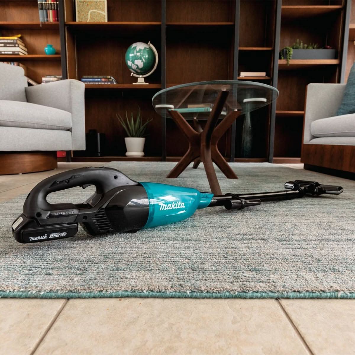 Makita XLC08R1B 18V LXT Lithium-ion Brushless Cordless Compact Stick Vacuum Kit, Trigger w/ Lock (2.0Ah)